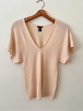 Theory Light Peach V-Neck Short Sleeve Knit Top with Dolman Sleeves